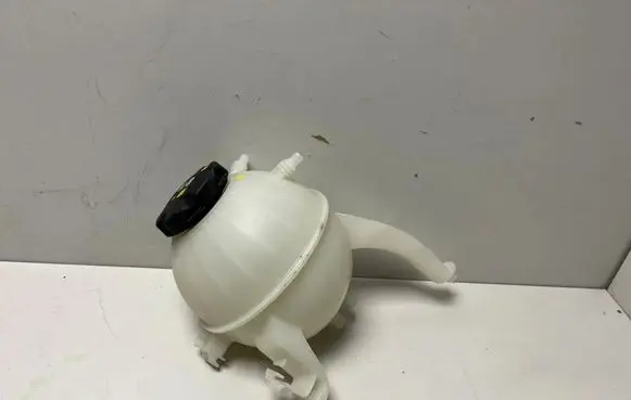 BMW X6 G06 Coolant expansion tank/reservoir 5A6A031 7639020