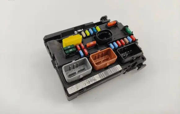 Citroen DS3 Fuse module 9664997780