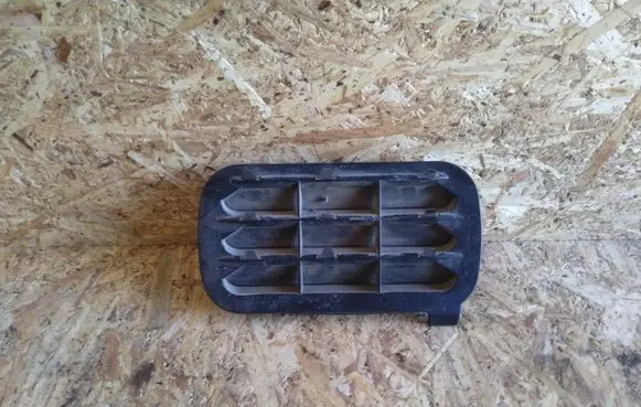 Mercedes-Benz E W124 Quarter panel pressure vent 1248370230