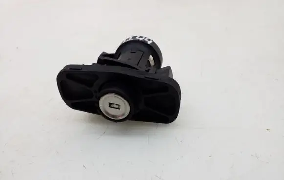 Mercedes-Benz E W212 Tailgate exterior lock A2047500061