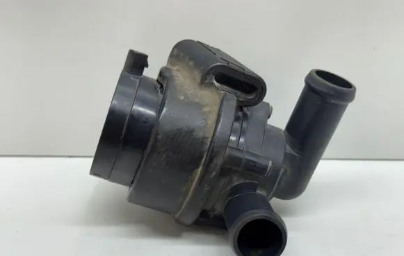 Volvo XC60 Electric auxiliary coolant/water pump 31332380