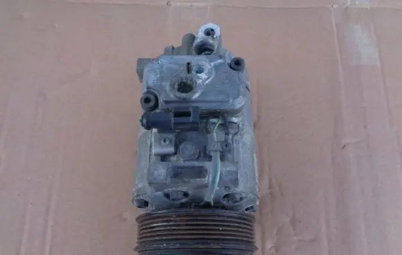 Land Rover Range Rover L322 Air conditioning (A/C) compressor (pump) JPB500210