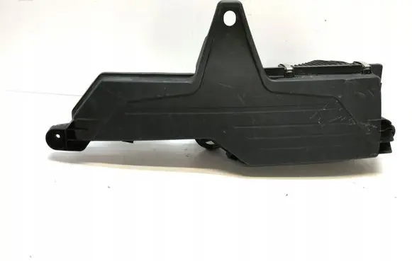 BMW 2 F22 F23 Air filter box 8647449