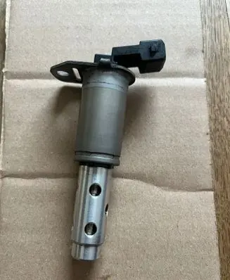 BMW 3 E92 E93 Camshaft vanos timing valve 7585425 11367585425