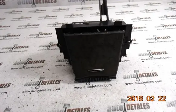 Mercedes-Benz E W211 Ashtray (front) A2116800350