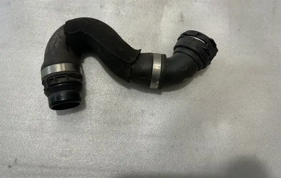 Audi A6 S6 C7 4G Engine coolant pipe/hose 4G0121049