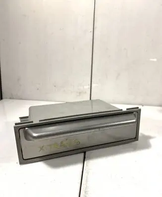 Nissan X-Trail T30 Glove box 68475EQ300