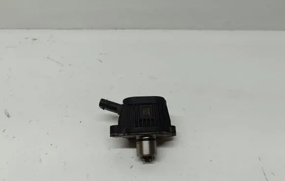 Volkswagen PASSAT B7 Camshaft vanos timing valve 04E906048A 10409903 0606161346572