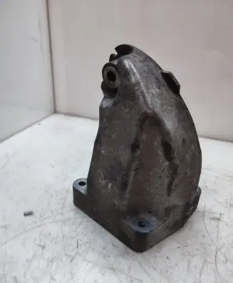 Mercedes-Benz E W212 Engine mounting bracket A6422233304