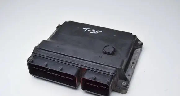 Toyota Avensis T250 Engine control unit/module 8966105D51
