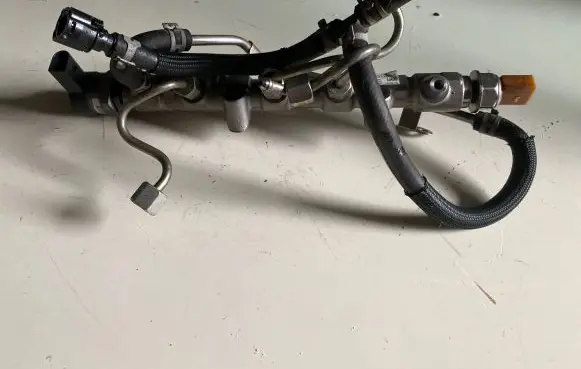 Volkswagen Polo V 6R Fuel main line pipe 03P089