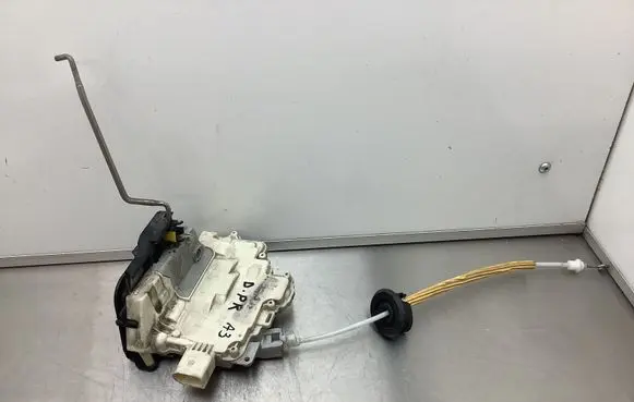 Audi A3 S3 8P Front door lock 4F1837016