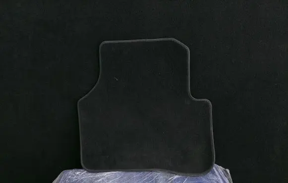 Volkswagen PASSAT B6 Second row seat mat 3C1863011