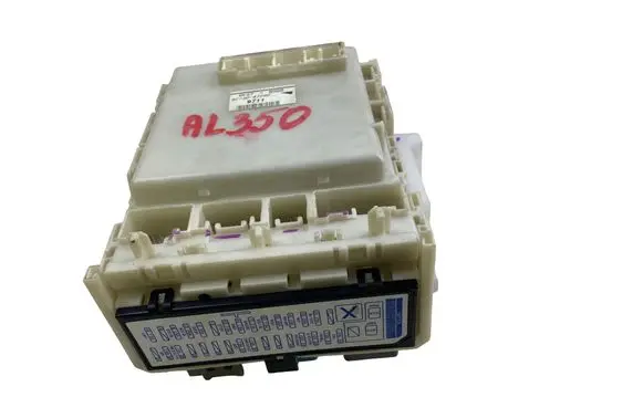 Toyota Prius (XW20) Fuse box set 8273047290