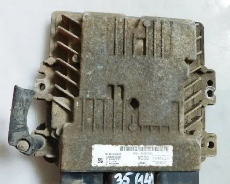 Ford C-MAX II Engine control unit/module S180133062A AV6112A650BVA