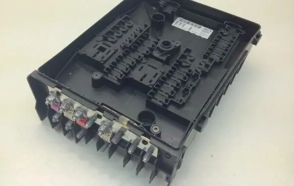 Volkswagen Golf Plus Fuse box set 1K0937125A