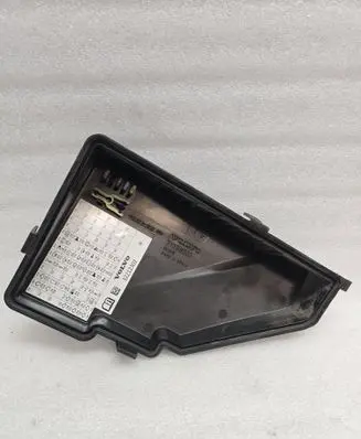 Volvo V60 Fuse box cover 31398001