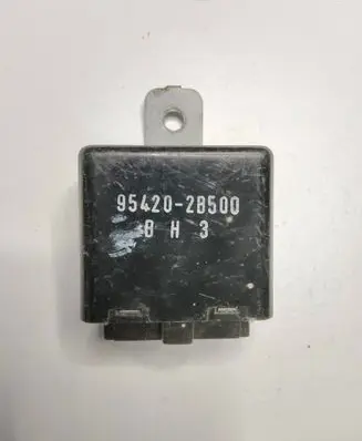 Hyundai Santa Fe Window wiper relay 954202B500