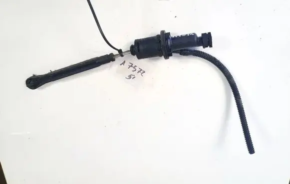 Peugeot 1007 Clutch master cylinder