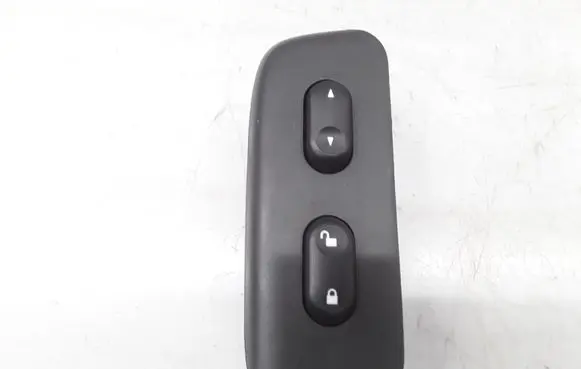 Ford Maverick Electric window control switch 3L8T14017AAJADS YF1T14529ABJADS SANDD4813A