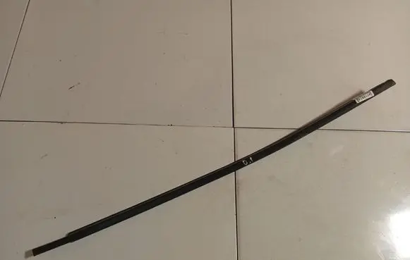 Volkswagen Sharan Front door glass trim molding 