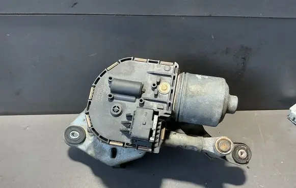 Peugeot 407 Wiper motor 0390241969