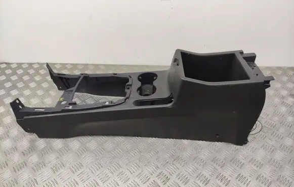 Hyundai Santa Fe Center console 846812B100