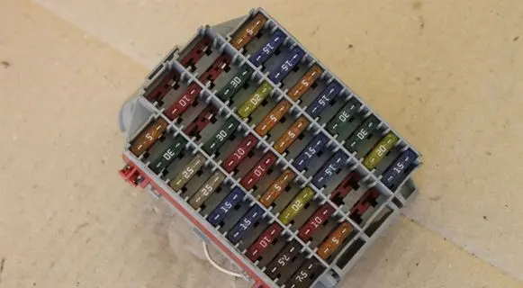 Volvo S60 Fuse module 9162439