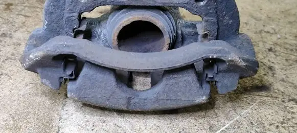 Mercedes-Benz C W203 Front brake caliper