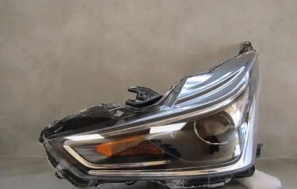 Toyota Aygo AB10 Headlight/headlamp