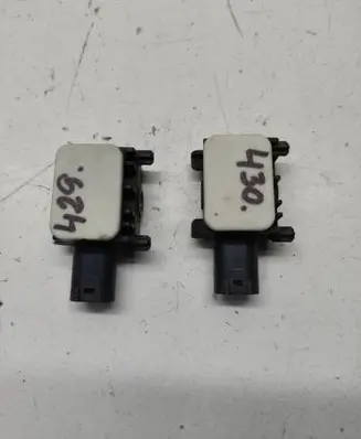 Mercedes-Benz R W251 Airbag deployment crash/impact sensor 0038202926 200905 401947