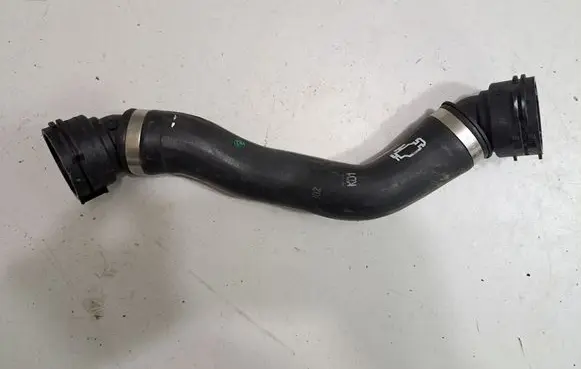 Engine coolant pipe/hose