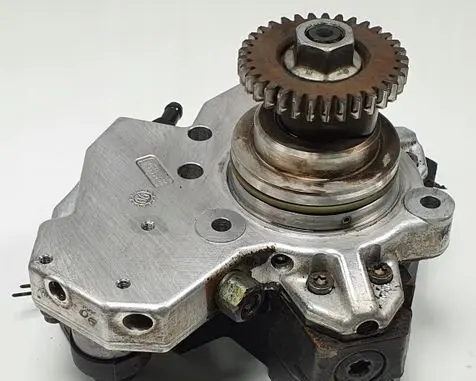 Mercedes-Benz CLK A209 C209 Fuel injection high pressure pump A6420700201