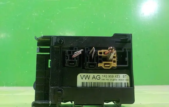 Volkswagen Tiguan Central body control module 1K0959433BT