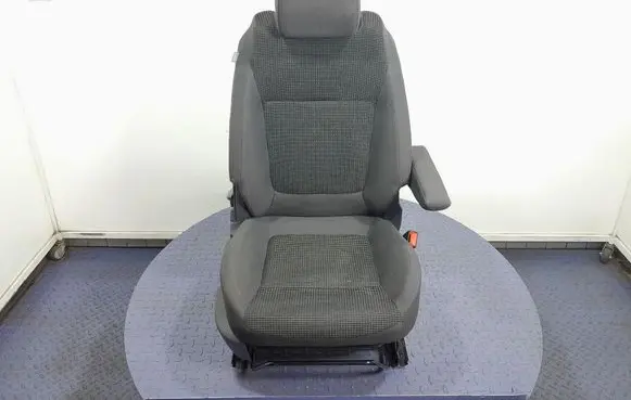 Peugeot 5008 Front passenger seat 