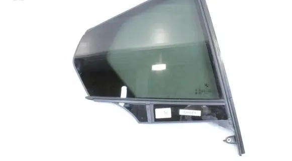 BMW M5 G90 Rear door window glass 5A19D32