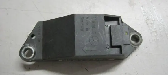 Mercedes-Benz E W211 Airbag deployment crash/impact sensor A0018209326