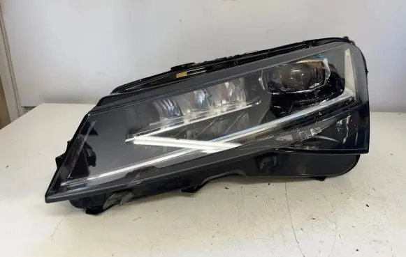 Skoda Superb B8 (3V) Headlight/headlamp 3V1941015D 0022363