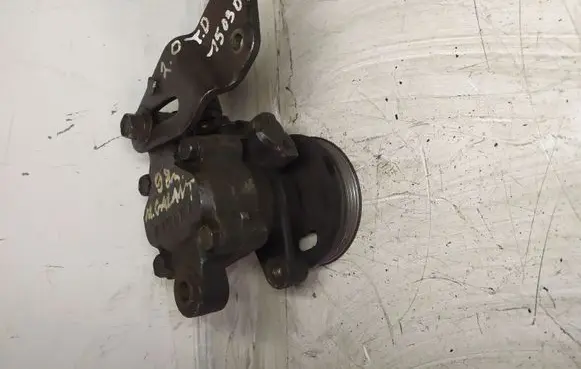 Mitsubishi Galant Power steering pump