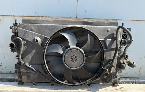 Opel Vivaro Radiator set 13267647