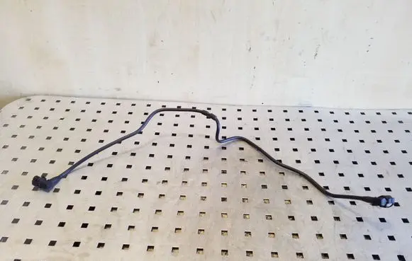 Engine coolant pipe/hose