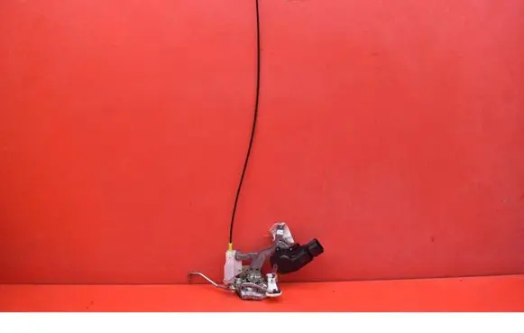 Toyota Aygo AB10 Front door lock 