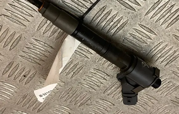 Volvo XC90 Fuel injector 31452114