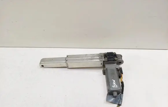 BMW 7 E65 E66 Seat adjustment motor 0095878 0390201952