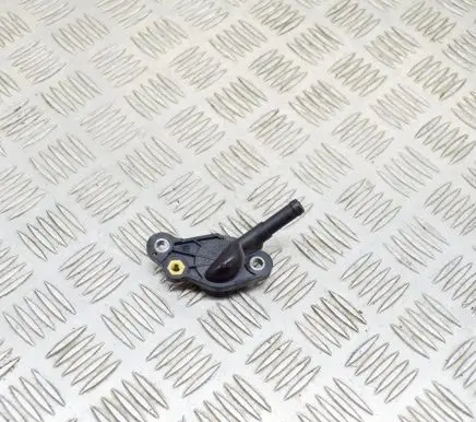 Engine coolant pipe/hose