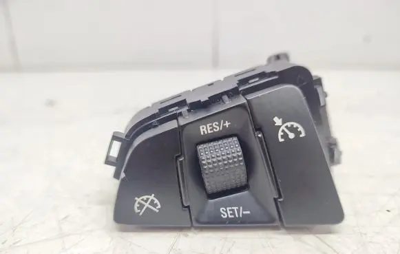 Chevrolet Cruze Steering wheel buttons/switches 13292666 11150BA1N4Y