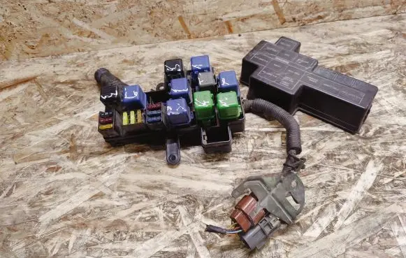 Nissan 240ZX, 280ZX, 300ZX Relay mounting block 