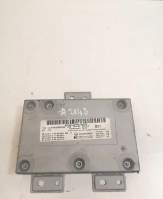 Mercedes-Benz E W212 Head unit multimedia control A2049000300
