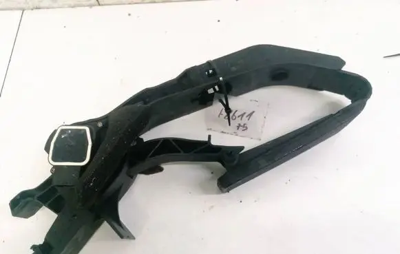 Mercedes-Benz C W203 Accelerator throttle pedal A2113000404
