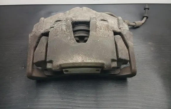 Front brake caliper